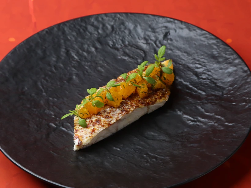 鯛のポワレ　柑橘ソース